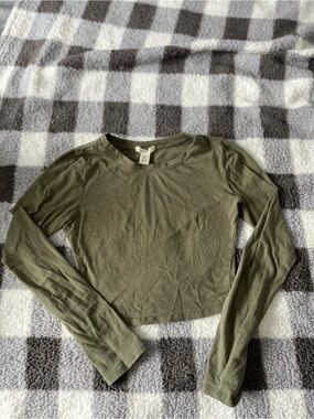 Women’s Olive Long-Sleeve Cropped Crew Top